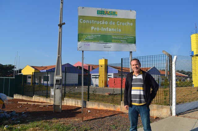 2018523_FOTO - Vereador questiona atraso na entrega da creche do Capuava